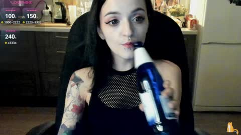 Lina 3  1715622743 online show from 01-02-25, 08:24