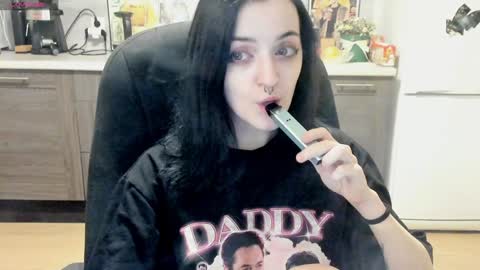 Lina 3  1715622743 online show from 01-08-25, 09:55