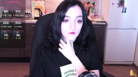 Lina 3  1715622743 online show from 10-27-25, 08:18