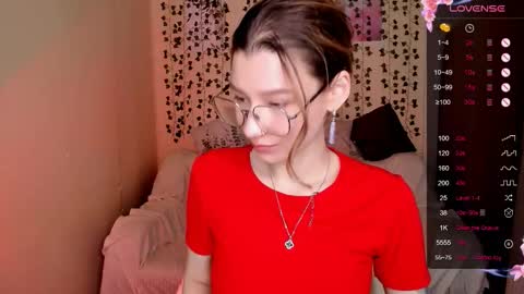 Lina online show from 11-30-25, 07:12