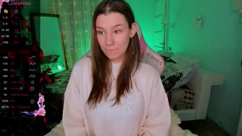 Lina online show from 12-17-25, 08:20