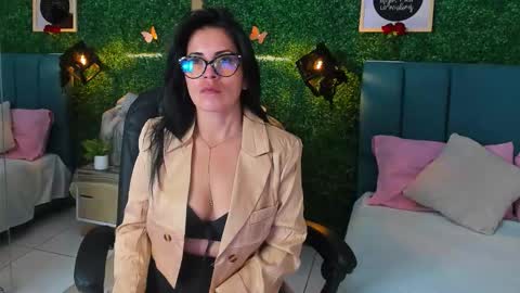 Lina  online show from 11-12-25, 11:43