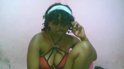 linah1123 online show from 10-28-25, 11:47