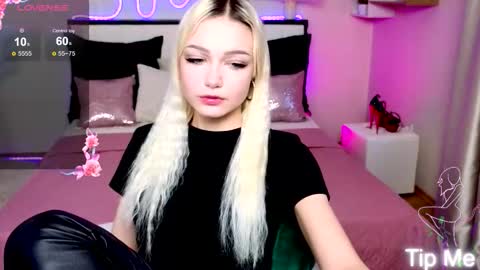 I am Lina online show from 09-16-25, 02:40