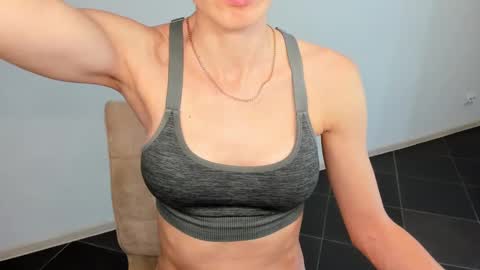 Snapshot of linalivee chatting on 01-25-25, 09:25 LinaLivee online show from 01-25-25, 09:25