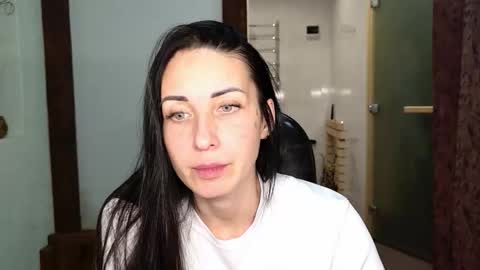 Snapshot of linalivee chatting on 11-17-25, 07:52 LinaLivee online show from 11-17-25, 07:52