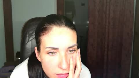 Snapshot of linalivee chatting on 11-27-25, 09:39 LinaLivee online show from 11-27-25, 09:39