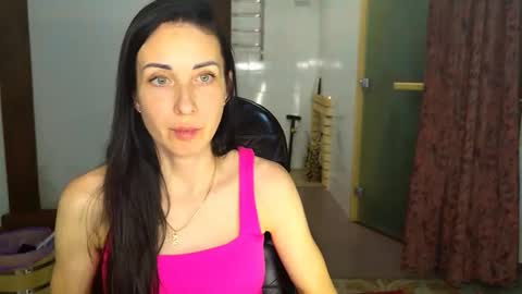 Snapshot of linalivee chatting on 11-28-25, 07:38 LinaLivee online show from 11-28-25, 07:38