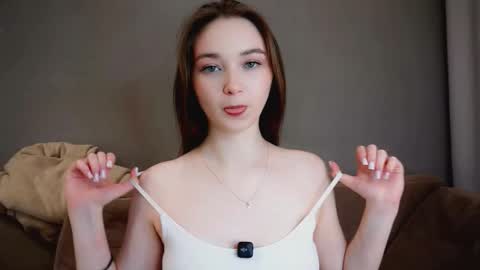 Lina online show from 12-19-25, 06:37