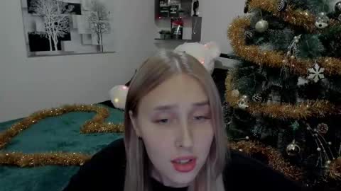 Lina online show from 12-16-24, 07:32