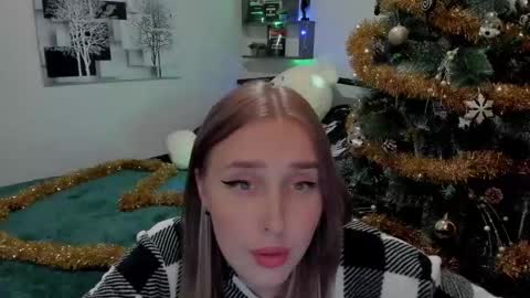 Lina online show from 12-20-24, 08:12