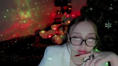 Lina online show from 12-30-24, 08:25