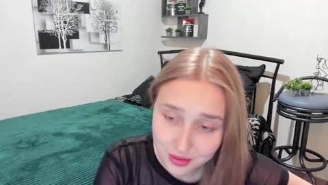 Lina online show from 01-18-25, 12:35