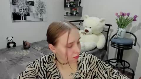 Lina online show from 03-08-25, 09:51