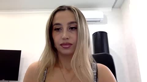 linavora online show from 11-24-25, 12:27