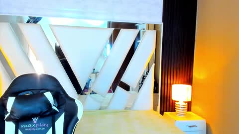  Linda  online show from 11-15-25, 06:37