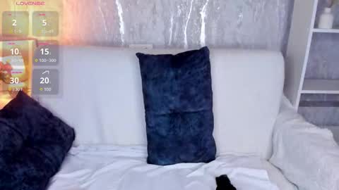 Linda  GMT2 Mon Tu Fri Sa Su  0300am-1000 am online show from 02-24-26, 01:36