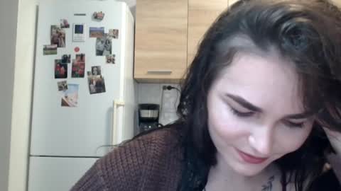 Linda online show from 10-19-25, 06:08