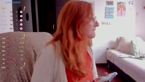 Snapshot of linda_giggle chatting on 12-19-24, 06:23 Giggles  online show from 12-19-24, 06:23