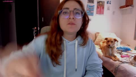 Snapshot of linda_giggle chatting on 12-19-24, 10:42 Giggles  online show from 12-19-24, 10:42