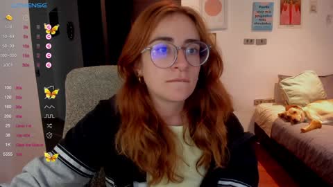 Snapshot of linda_giggle chatting on 12-23-24, 11:17 Giggles  online show from 12-23-24, 11:17