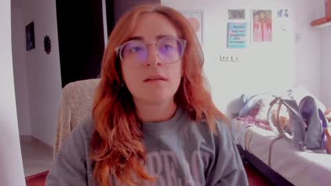 Snapshot of linda_giggle chatting on 01-06-25, 05:06 Giggles  online show from 01-06-25, 05:06