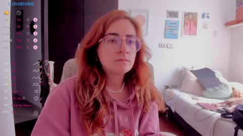 Snapshot of linda_giggle chatting on 01-10-25, 05:24 Giggles  online show from 01-10-25, 05:24