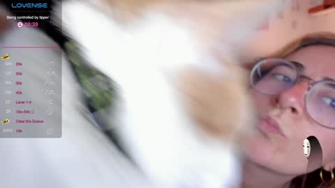 Snapshot of linda_giggle chatting on 01-28-25, 12:15 Giggles  online show from 01-28-25, 12:15