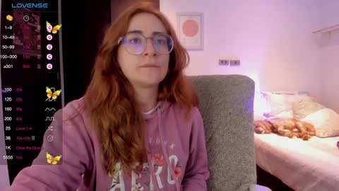 Snapshot of linda_giggle chatting on 02-03-25, 03:53 Giggles  online show from 02-03-25, 03:53