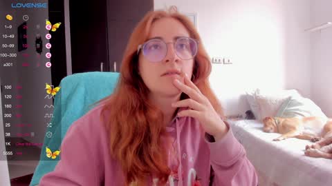 Snapshot of linda_giggle chatting on 02-03-25, 02:55 Giggles  online show from 02-03-25, 02:55