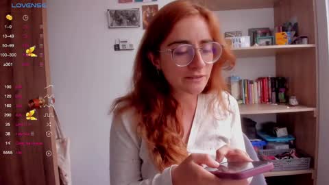 Snapshot of linda_giggle chatting on 02-11-25, 03:08 Giggles  online show from 02-11-25, 03:08