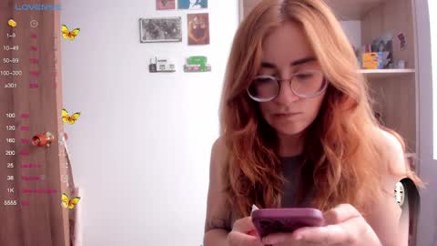 Snapshot of linda_giggle chatting on 02-19-25, 01:39 Giggles  online show from 02-19-25, 01:39