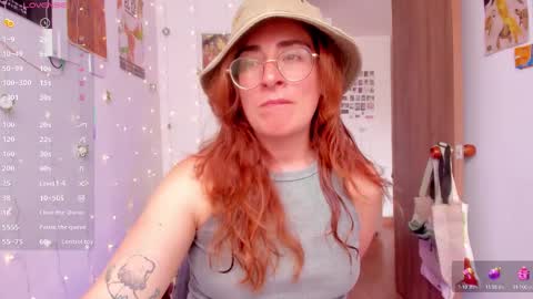 Snapshot of linda_giggle chatting on 09-22-25, 02:52 Giggles  online show from 09-22-25, 02:52