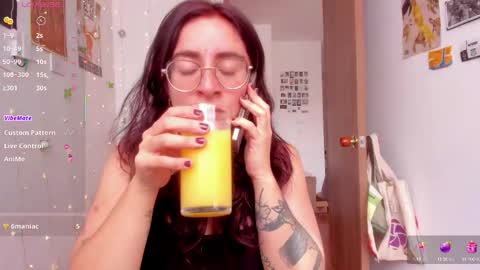 Snapshot of linda_giggle chatting on 10-15-25, 02:06 Giggles  online show from 10-15-25, 02:06