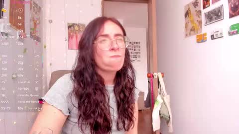 Snapshot of linda_giggle chatting on 10-22-25, 02:28 Giggles  online show from 10-22-25, 02:28