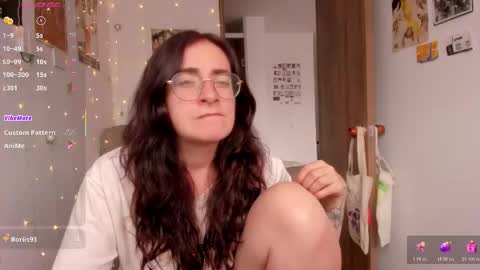 Snapshot of linda_giggle chatting on 10-25-25, 03:07 Giggles  online show from 10-25-25, 03:07