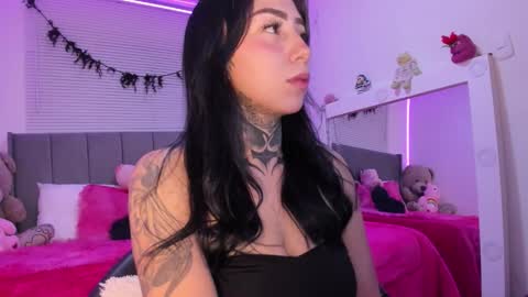 Snapshot of linda_milleer_ chatting on 09-16-25, 01:50 Lindaa maria online show from 09-16-25, 01:50