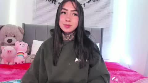 Snapshot of linda_milleer_ chatting on 09-18-25, 10:45 Lindaa maria online show from 09-18-25, 10:45