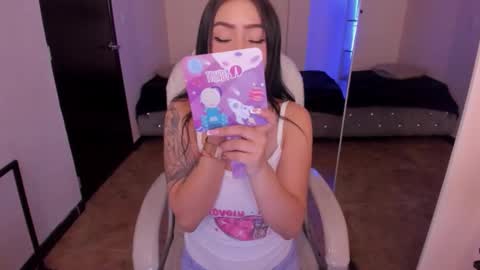 Snapshot of linda_milleer_ chatting on 10-09-25, 09:02 Lindaa maria online show from 10-09-25, 09:02