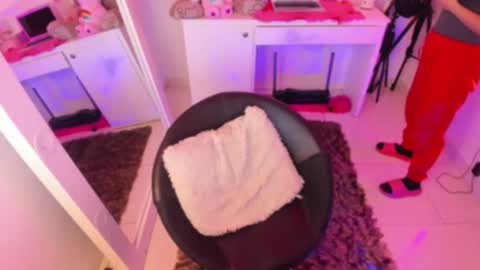 Snapshot of linda_milleer_ chatting on 10-25-25, 06:10 Lindaa maria online show from 10-25-25, 06:10