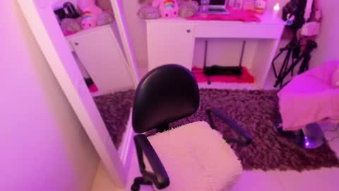 Snapshot of linda_milleer_ chatting on 11-02-25, 05:43 Lindaa maria online show from 11-02-25, 05:43