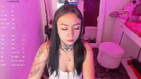 Snapshot of linda_milleer_ chatting on 11-09-25, 09:35 Lindaa maria online show from 11-09-25, 09:35