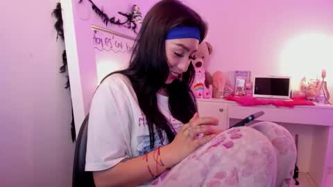 Snapshot of linda_milleer_ chatting on 11-12-25, 09:47 Lindaa maria online show from 11-12-25, 09:47