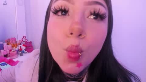 Snapshot of linda_milleer_ chatting on 11-26-25, 04:02 Lindaa maria online show from 11-26-25, 04:02