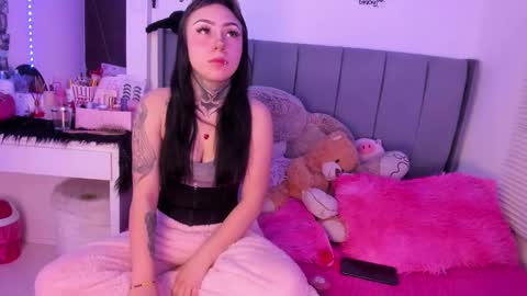 Lindaa maria  online show from 01-12-26, 11:43