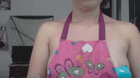 Snapshot of linda_naomi chatting on 02-21-26, 10:22 naomi online show from 02-21-26, 10:22