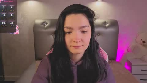 Linda online show from 11-22-25, 01:48