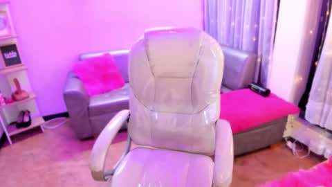 Snapshot of lindaa_miller chatting on 12-22-24, 03:44 linda miller online show from 12-22-24, 03:44
