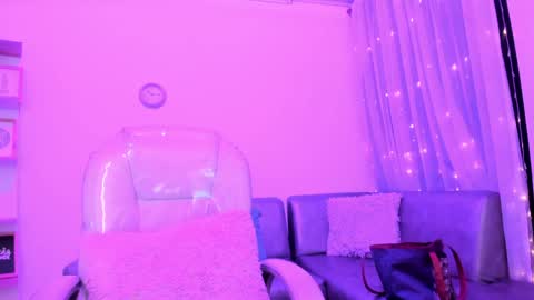 Snapshot of lindaa_miller chatting on 01-20-25, 10:40 linda miller online show from 01-20-25, 10:40