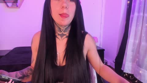 Snapshot of lindaa_miller chatting on 01-24-25, 01:03 linda miller online show from 01-24-25, 01:03